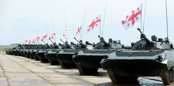 С грузинской стороны в учениях будут использованы боевые машины пехоты БМП 2. Кроме того, будет задействована американская боевая машина пехоты Брэдли и несколько машин по обеспечению логистики. - Sputnik Грузия