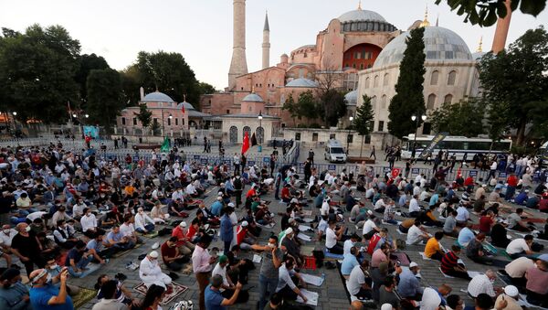 Мусульмане и собор Святой Софии в Стамбуле - Sputnik Грузия