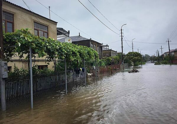 В городе Поти вода залила многие улицы - Sputnik Грузия