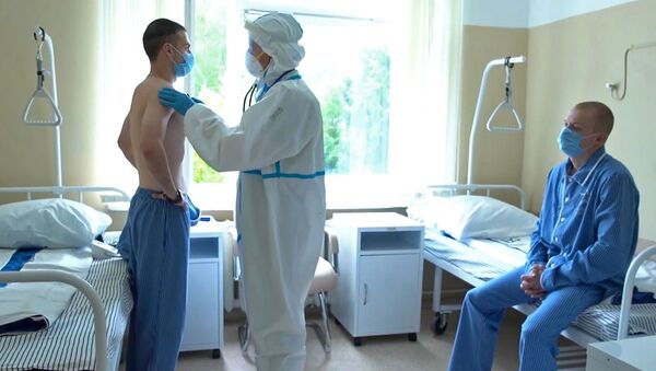 Испытание вакцины от коронавируса в военном госпитале имени Бурденко в Москве - Sputnik Грузия