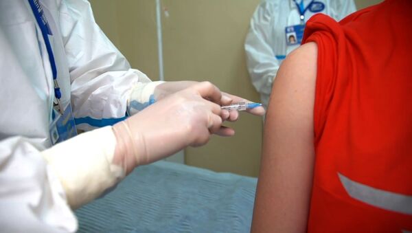 Добровольцам ввели второй компонент российской вакцины от коронавируса - Sputnik Грузия