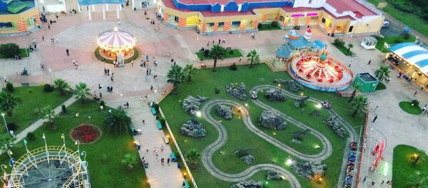 ატრაქციონების პარკი „ციცინათელა“ ატრაქციონების პარკი „ციცინათელა“ - Sputnik საქართველო