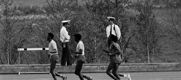 Советские милиционеры в олимпийской деревне - Sputnik Грузия