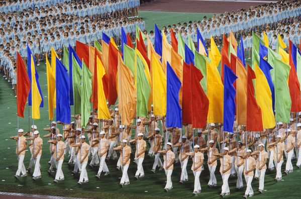 Официальная часть церемонии открытия Игр XXII Олимпиады в Москве завершилась исполнением гимна Советского Союза, после чего начались спортивно-художественные выступления - Sputnik Грузия