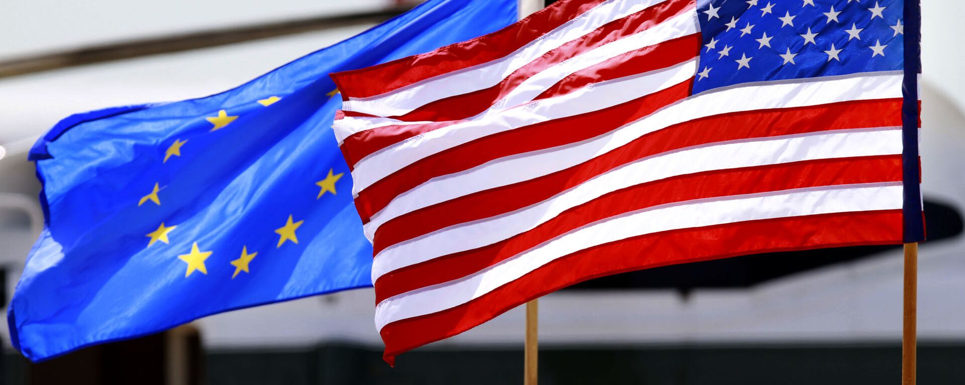 Флаги США и Евросоюза - Sputnik Грузия, 1920, 23.09.2022