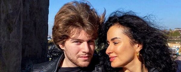 Тина Канделаки с сыном Леонтием Кондрахиным - Sputnik Грузия