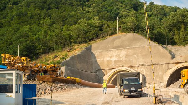 Рикотский перевал. Строительство новой трассы Восток Запад и прокладка тоннелей - Sputnik Грузия