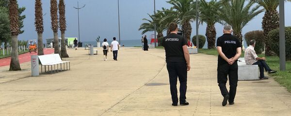 Полиция на бульваре в Батуми Полиция на бульваре в Батуми - Sputnik Грузия
