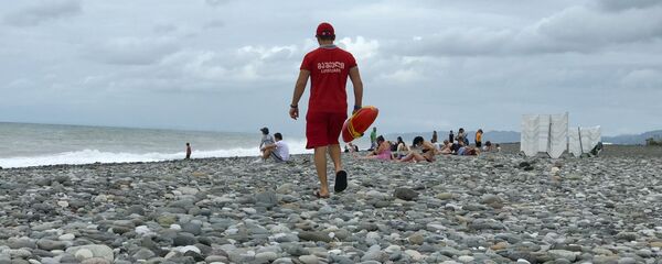 Спасатель на побережье Черного моря Спасатель на побережье Черного моря - Sputnik Грузия