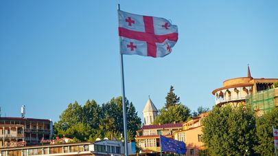 Флаг Грузии на площади Европы в центре Тбилиси