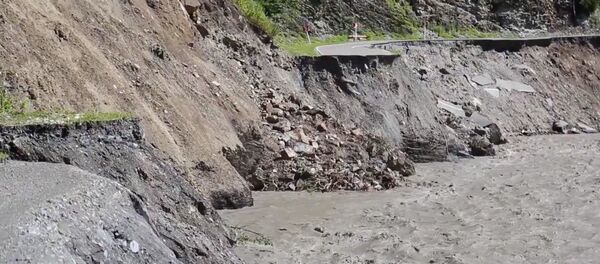 ცხოვრება სტიქიის შემდეგ: რაჭაში წყალდიდობის შედეგების აღმოფხვრაზე მუშაობენ ცხოვრება სტიქიის შემდეგ: რაჭაში წყალდიდობის შედეგების აღმოფხვრაზე მუშაობენ - Sputnik საქართველო