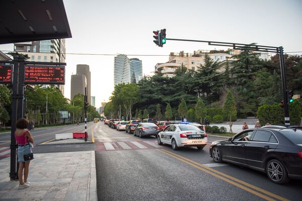 Обменяю квартиру в Ваке на Глдани - пробки в районе тбилисских богачей взорвали соцсети - Sputnik Грузия