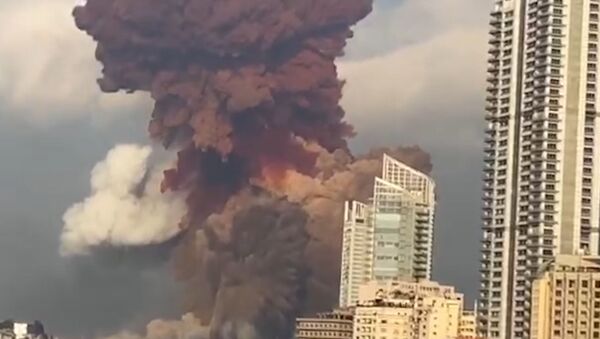 Момент мощнейшего взрыва в Бейруте попал на видео - Sputnik Грузия