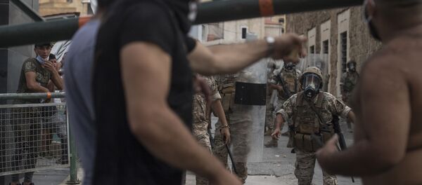 Антиправительственная акция в Бейруте Антиправительственная акция в Бейруте - Sputnik Грузия