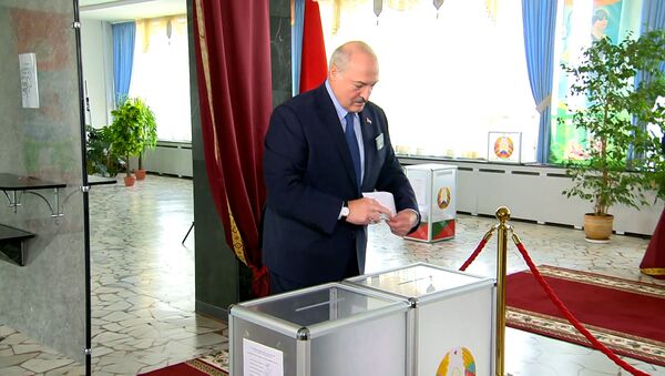 Лукашенко проголосовал на выборах президента Беларуси - Sputnik Грузия