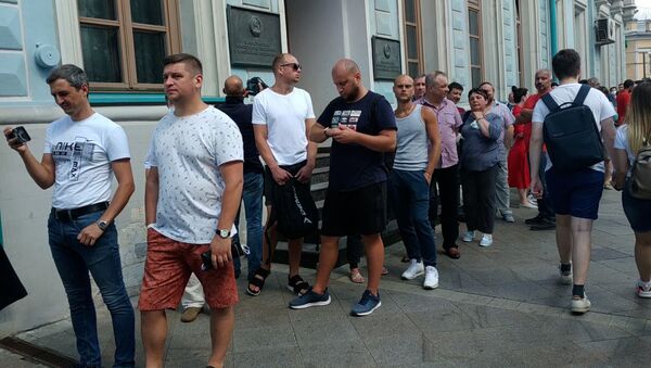 Очередь у посольства: граждане Беларуси голосуют на выборах президента в Москве - Sputnik Грузия