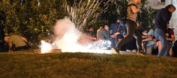 Участники акции протеста на одной из улиц в Минске - Sputnik Грузия