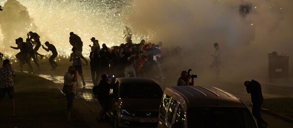Мы же люди! Братья белоруссы!- вечер протестов в Минске на видео за три минуты - Sputnik Грузия