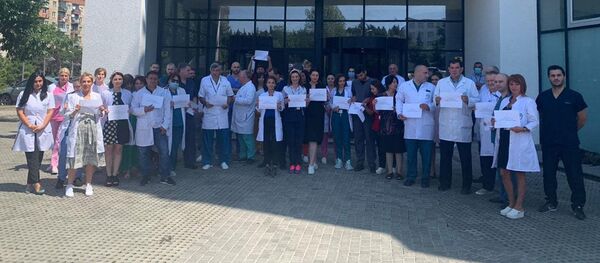 Акция Врачи в белых халатах Акция Врачи в белых халатах - Sputnik Грузия