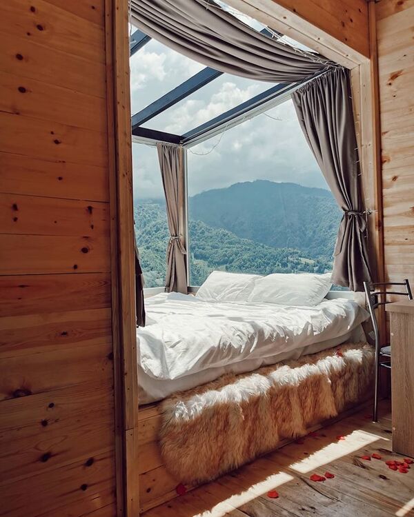 კლდეზე დაკიდებული კოტეჯი აჭარაში, რომელმაც ინტერნეტ-სივრცე აღაფრთოვანა კლდეზე დაკიდებული კოტეჯი აჭარაში, რომელმაც ინტერნეტ-სივრცე აღაფრთოვანა - Sputnik საქართველო