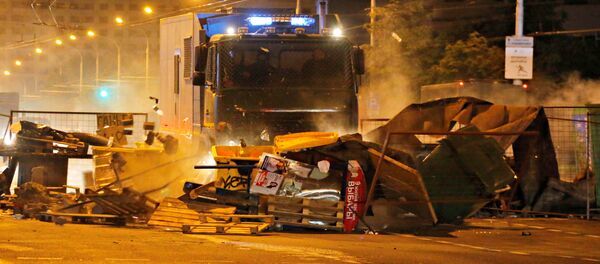 Полиция во время протестов в Минске после президентских выборов - Sputnik Грузия