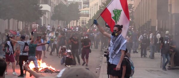 Ливанцы добились отставки правительства после взрывов в Бейруте Ливанцы добились отставки правительства после взрывов в Бейруте - Sputnik Грузия