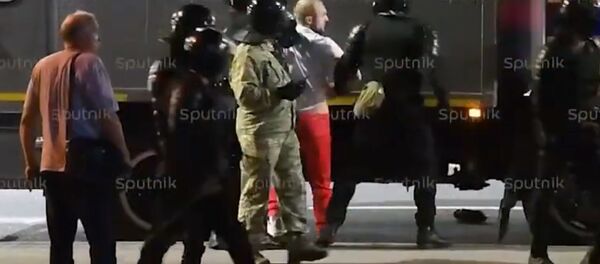 День третий: акции протеста в Минске и задержания силовиков - Sputnik Грузия