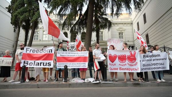 Акция протеста из-за событий в Беларуси прошла в Тбилиси - Sputnik Грузия