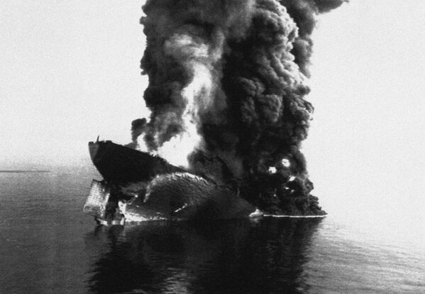 Супертанкер MT-Haven , в 1991 году затонул у берегов Генуи в Италии. Во время катастрофы погибло шесть человек экипажа, а в Средиземное море было выброшено до 50 тысяч тонн сырой нефти - Sputnik Грузия