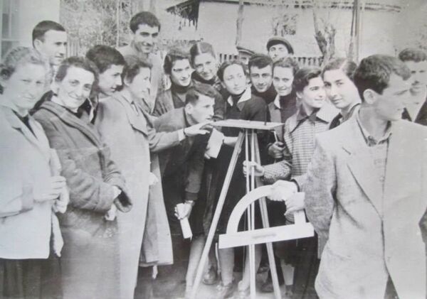 ქართველი ინჟინერი ატომურ სადგურზე, კგბ-სთან მოგებული საჭადრაკო პარტია და ჩინური ვარდი ქართველი ინჟინერი ატომურ სადგურზე, კგბ-სთან მოგებული საჭადრაკო პარტია და ჩინური ვარდი - Sputnik საქართველო