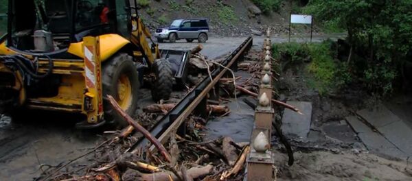 საქართველოს მთებში მდინარე ადიდდა - წყალდიდობის შედეგების კადრები საქართველოს მთებში მდინარე ადიდდა - წყალდიდობის შედეგების კადრები - Sputnik საქართველო