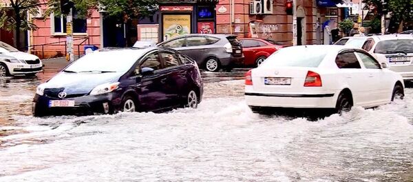 წყალდიდობა და კილომეტრებიანი საცობი ბათუმში - ვიდეო წყალდიდობა და კილომეტრებიანი საცობი ბათუმში - ვიდეო - Sputnik საქართველო