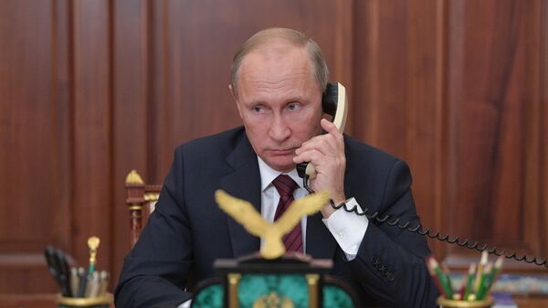 Президент РФ В. Путин ведет телефонный разговор - Sputnik Грузия