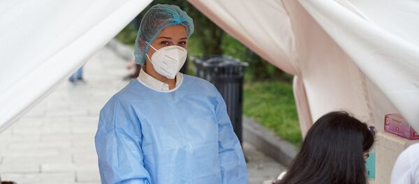 ПЦР тестирование на коронавирус на батумском бульваре  - Sputnik Грузия