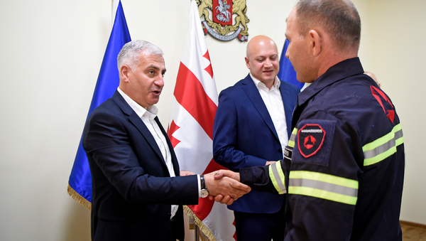 Пожарные-спасатели МВД Грузии стали офицерами  - Sputnik Грузия