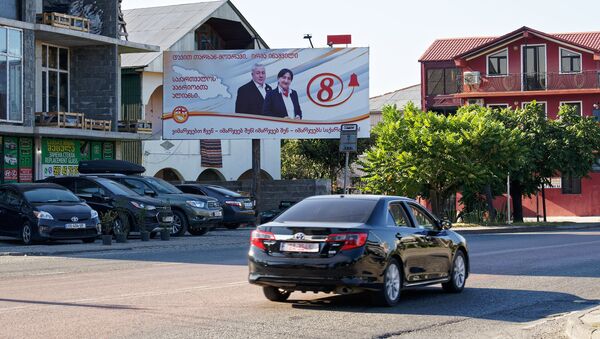 Предвыборный плакат Альянса патриотов Грузии в Аджарии близ Гонио - Sputnik Грузия