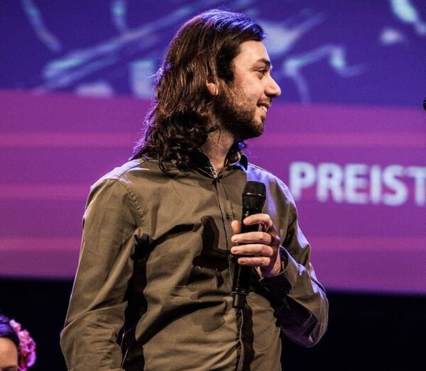 მღეროდნენ თუ არა გურიაში ჯაზს და იყო თუ არა სიმღერა „თოლია“ გერმანელი პიონერების ჰიმნი? მღეროდნენ თუ არა გურიაში ჯაზს და იყო თუ არა სიმღერა „თოლია“ გერმანელი პიონერების ჰიმნი? - Sputnik საქართველო