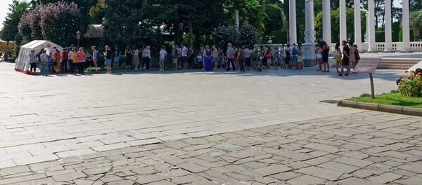 ПЦР тестирование на коронавирус в курортном Батуми на бульваре - Sputnik Грузия