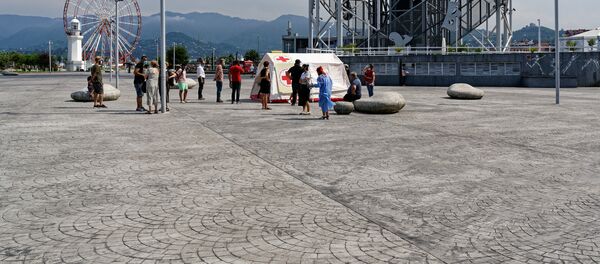 ПЦР тестирование на коронавирус в курортном Батуми на бульваре - Sputnik Грузия