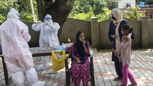 ეპიდემიოლოგები მოქალაქეებს ტესტს უტარებენ - Sputnik საქართველო