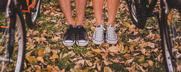 ველოსიპედისტი ქალი და მამაკაცი ველოსიპედისტი ქალი და მამაკაცი - Sputnik საქართველო