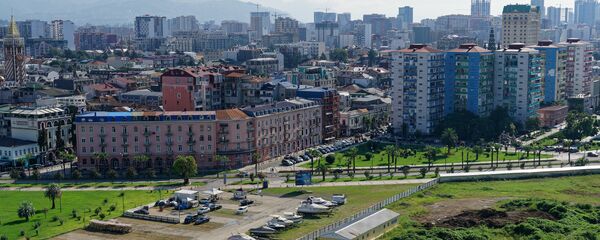 Вид на город Батуми с колеса обозрения на бульваре Вид на город Батуми с колеса обозрения на бульваре - Sputnik Грузия