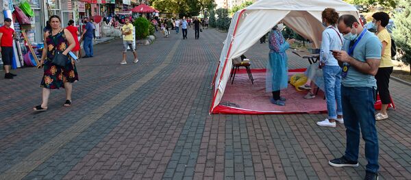 ПЦР тестирование у батумского автовокзала. Эпидемия коронавируса - Sputnik Грузия