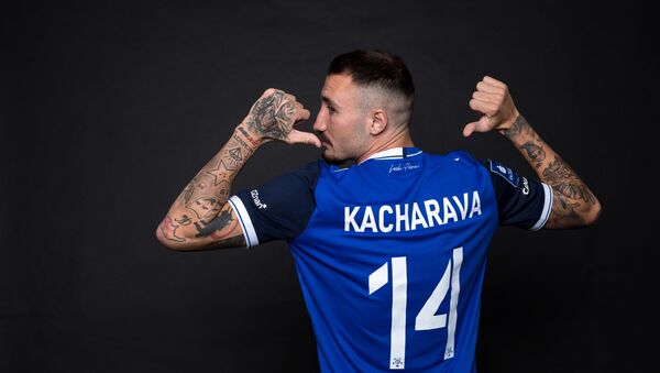Нападающий сборной Грузии по футболу Ника Качарава - Sputnik Грузия