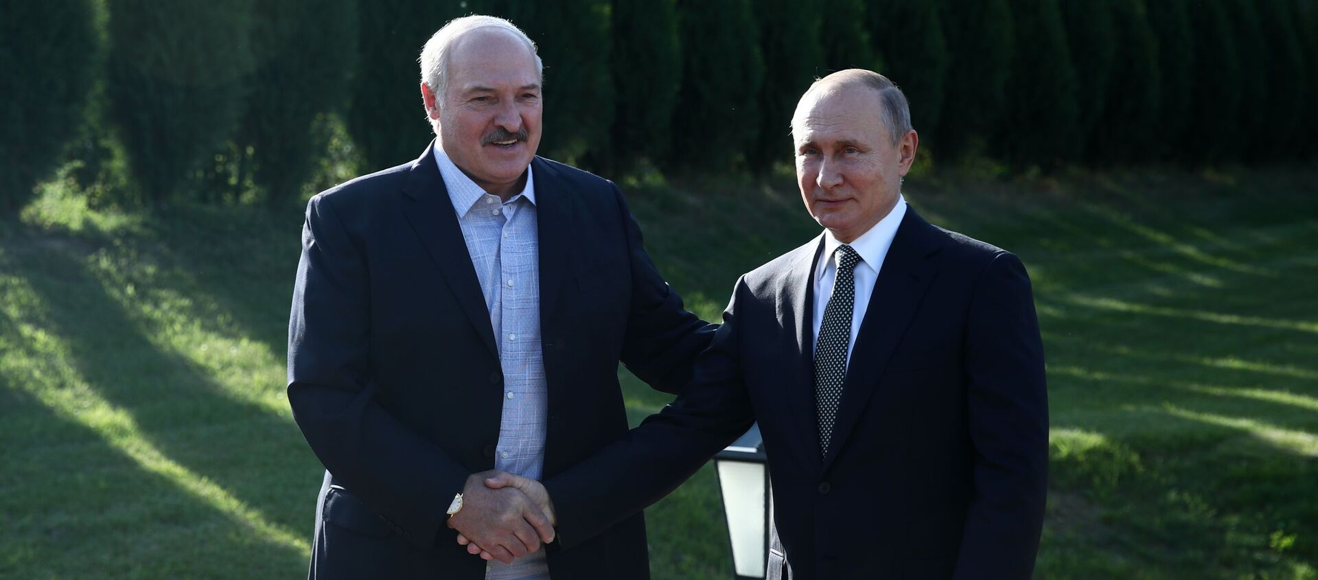 Президент РФ Владимир Путин и президент Белоруссии Александр Лукашенко - Sputnik Грузия, 1920, 22.04.2021