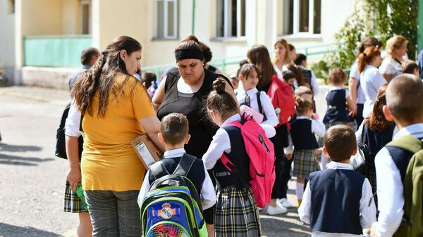 პირველკლასელები - Sputnik საქართველო