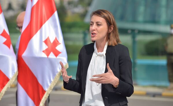 Председатель фракции &quot;Единое нацдвижение&quot; Хатия Деканоидзе&quot;Министр иностранных дел Украины сделал сегодня очень важное заявление и призвал дружественные Украине страны криминализировать т. н. символ российской военной агрессии – &quot;Z&quot;. Все имеет свое измерение, наша совместная ответственность как политиков – осознать внутри себя, насколько в сложной ситуации находится дружественная нам Украина. Парламент имеет такое измерение, и мы должны показать эту солидарность&quot;. - Sputnik Грузия