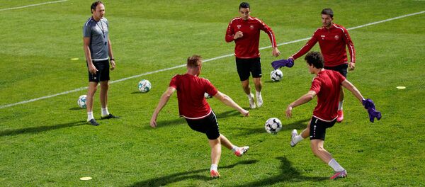 Тренировка тбилисского ФК Локомотив перед матчем с московским Динамо - Sputnik Грузия