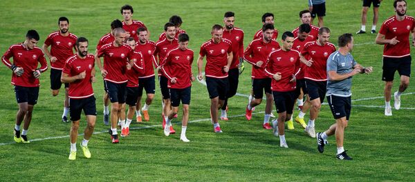 Тренировка тбилисского ФК Локомотив перед матчем с московским Динамо - Sputnik Грузия