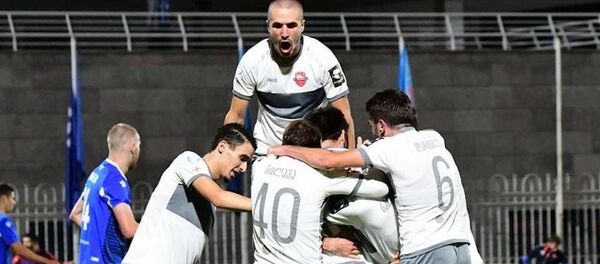 მატჩი თბილისის „ლოკომოტივსა“ და მოსკოვის „დინამოს“ შორის მატჩი თბილისის „ლოკომოტივსა“ და მოსკოვის „დინამოს“ შორის - Sputnik საქართველო
